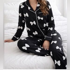 Women’s Black and white Kate Spade bow pajama set size XL